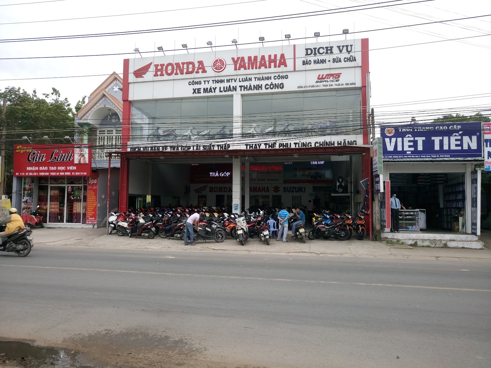 Showroom xe máy Xe Máy Luân Thành Công Thuận An