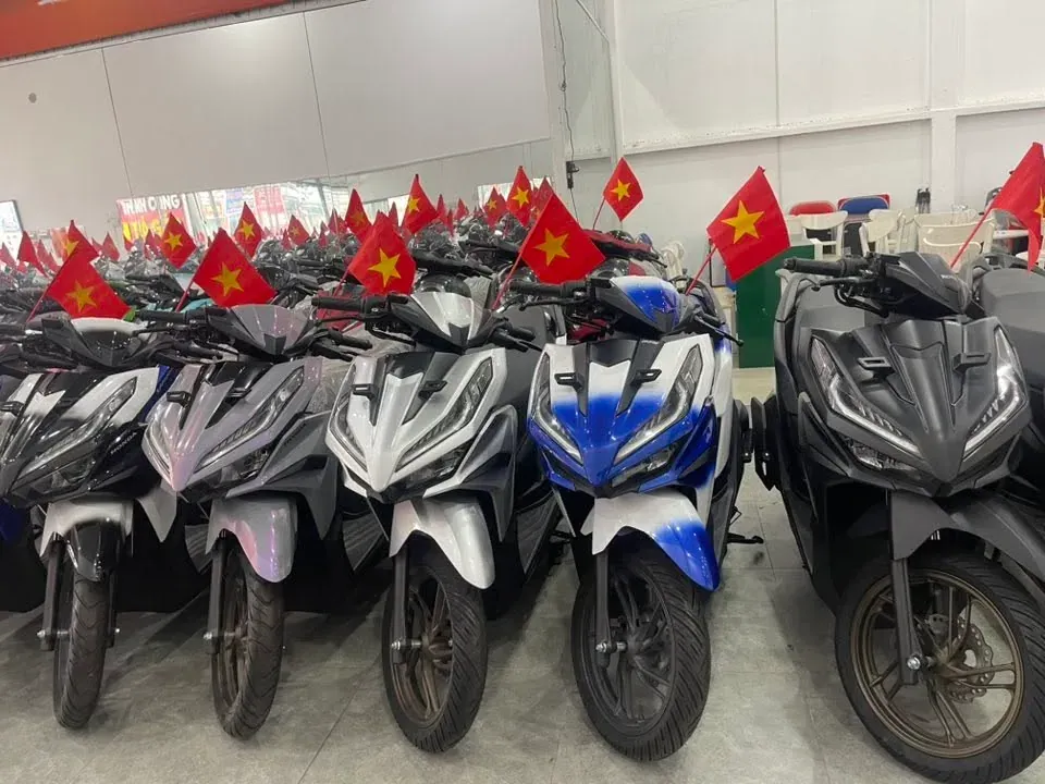 Dàn Honda Air Blade và Vario tại showroom Luân Thành Công Bình Dương