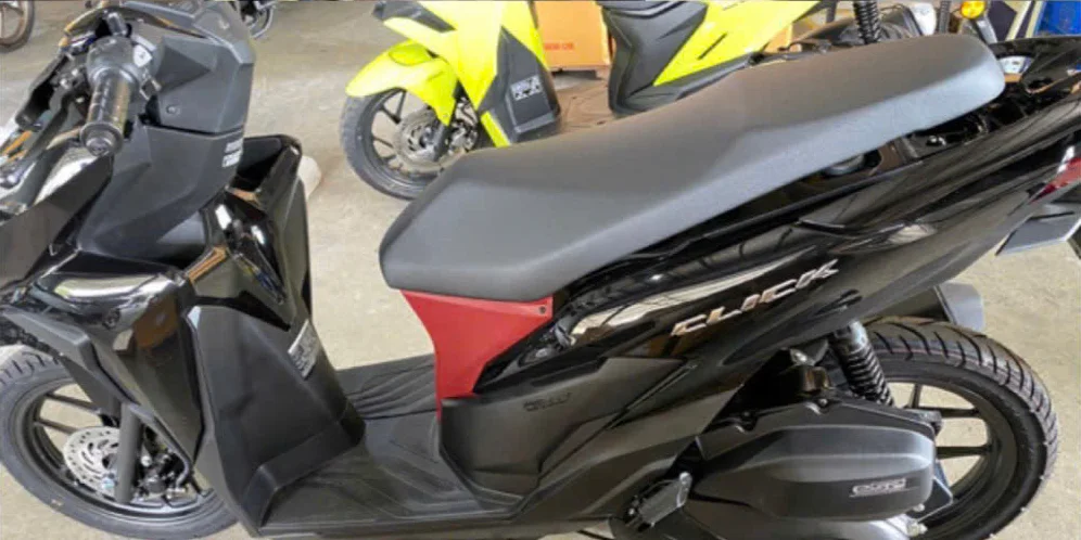 Thân xe Honda Click Thái 2026 màu đen phối đỏ tại Luân Thành Công Thuận An