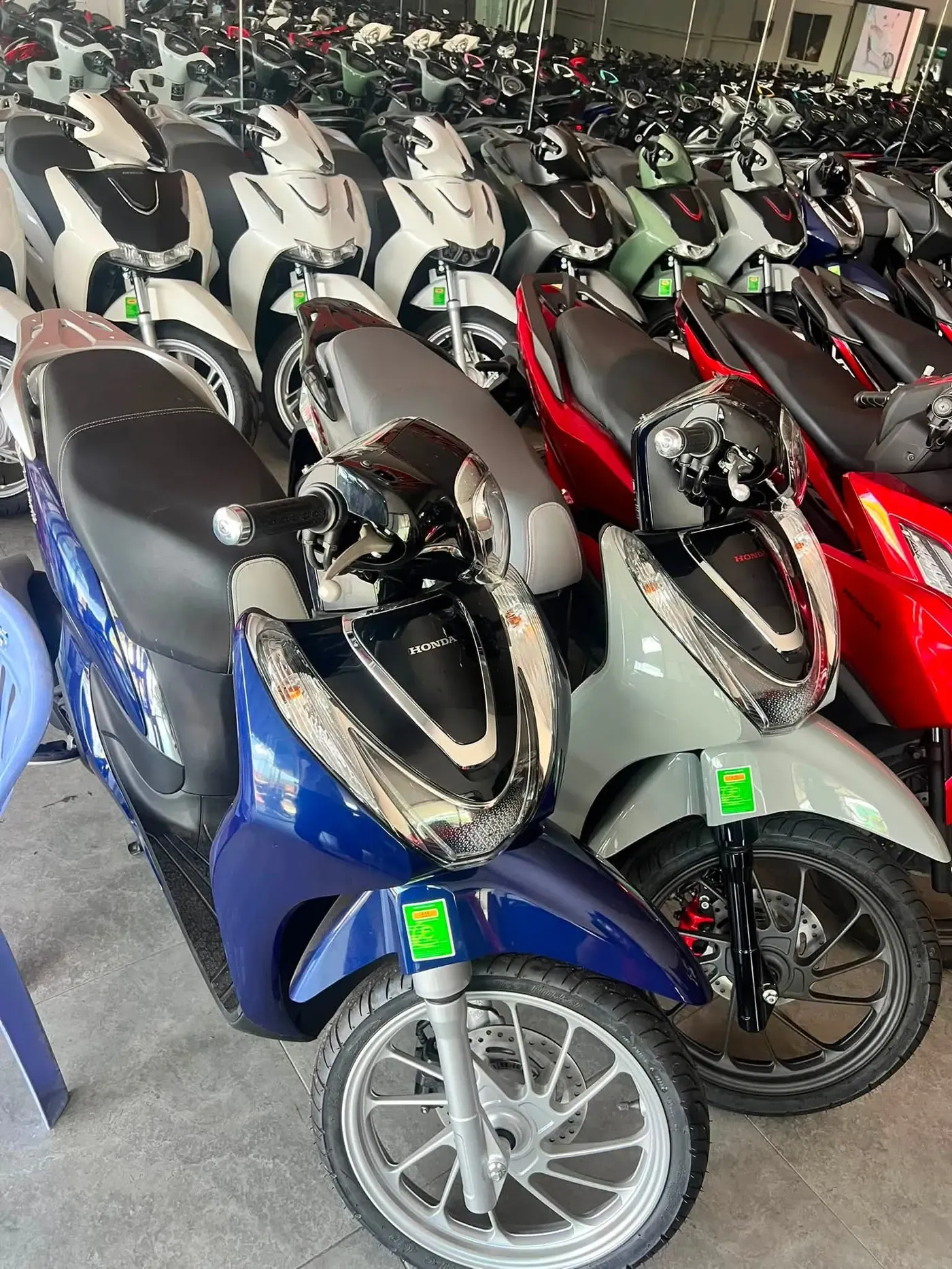 Honda SH Mode xanh dương mua trả góp tại Luân Thành Công Thuận An Bình Dương
