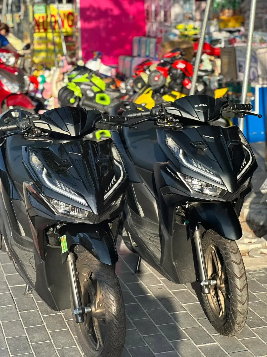 Honda Vario 125 đen nhám tại showroom Luân Thành Công Thủ Khoa Huân
