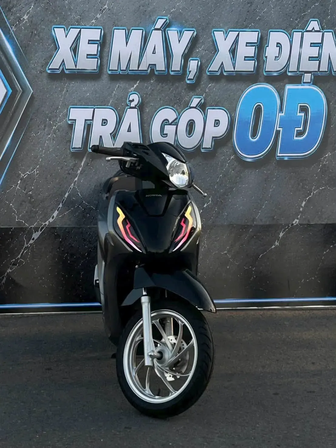 Honda Vision trước banner xe máy xe điện trả góp 0đ tại Luân Thành Công Bình Dương