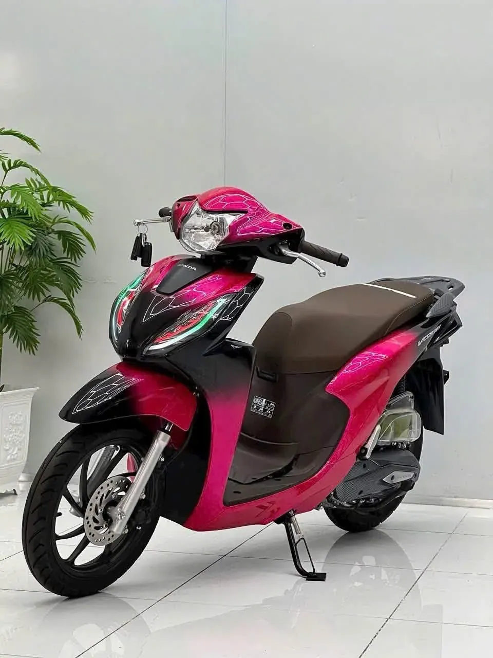 Honda Vision hồng đen sơn theo yêu cầu tại Luân Thành Công Bình Dương