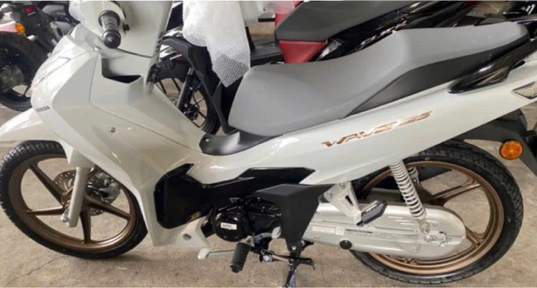 Honda Wave 125i Thái 2026 trắng mâm vàng vừa về kho Luân Thành Công Thuận An Bình Dương