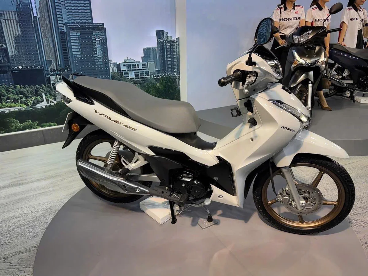 Honda Wave 125i Thái 2026 màu trắng mâm vàng đồng, Luân Thành Công Bình Dương