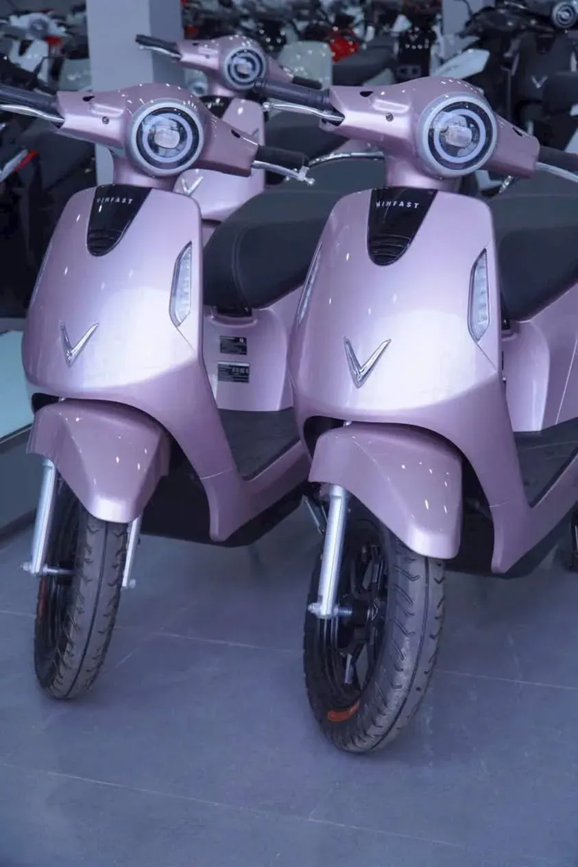 VinFast Evo Grand Lite hồng tím tại showroom Luân Thành Công Thuận Giao Thuận An