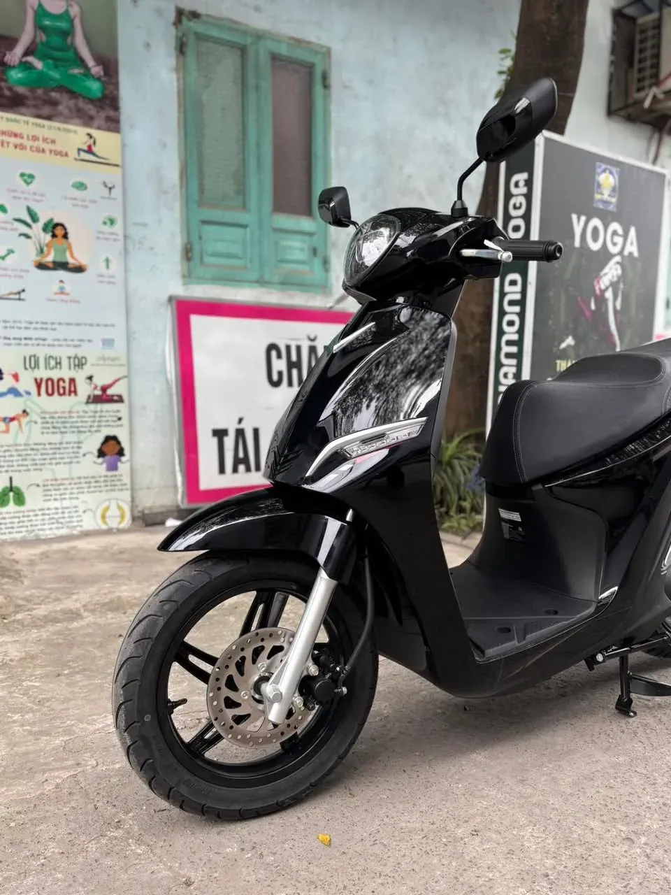 VinFast Feliz 2025 đen bóng toàn thân tại Luân Thành Công Bình Dương