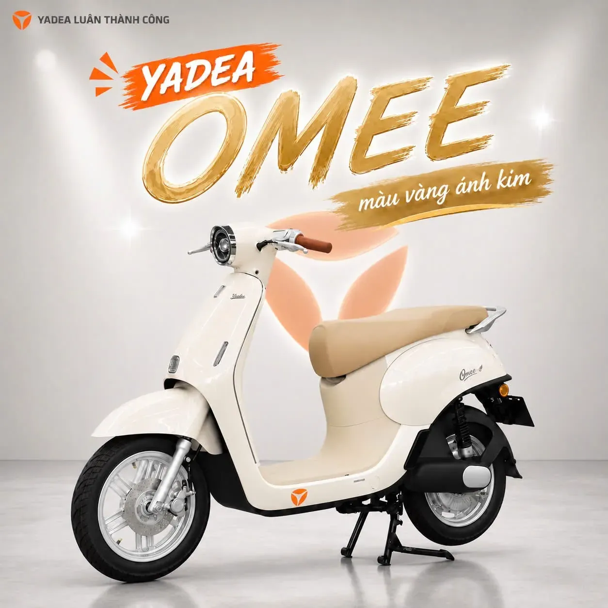Yadea Omee màu vàng ánh kim tại showroom Luân Thành Công